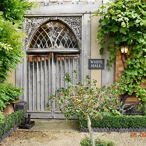 Warwickshire hotels &amp; apartments, all accommodations in Warwickshire